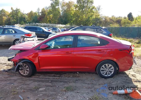 2021 Hyundai Accent Se z USA, uszkodzony, nr VIN 3KPC24A68ME136438